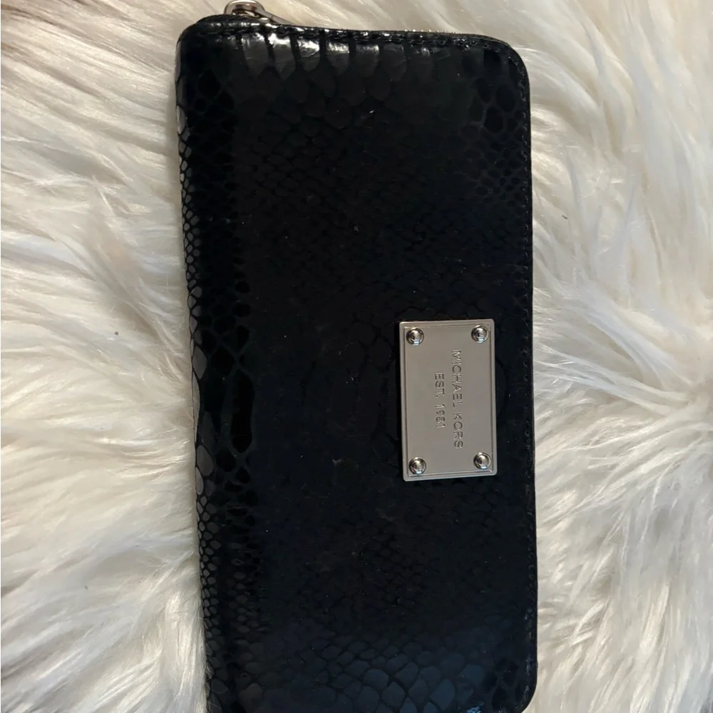 Michael Kors Black Textured Wallet